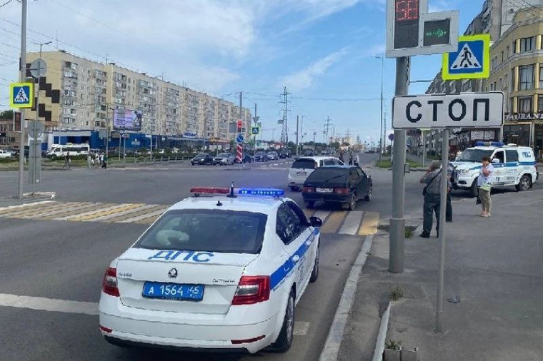 Прокурор Курганской области Владислав Московских поручил организовать проверку в связи с травмированием ребенка на самокате на проезжей части по ул. Гоголя в г. Кургане.. Прокурор Курганской области Владислав Московских поручил организовать проверку в связи с травмированием ребенка на самокате на проезжей части по ул. Гоголя в г. Кургане..